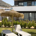 Casa Olivia Higueron West *